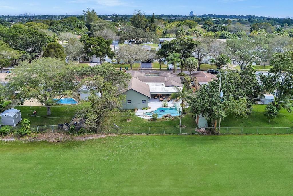 Pool Heat I Firepit And Bbq I 75"Tv I Foosball I 581Mbps Cooper City Eksteriør bilde